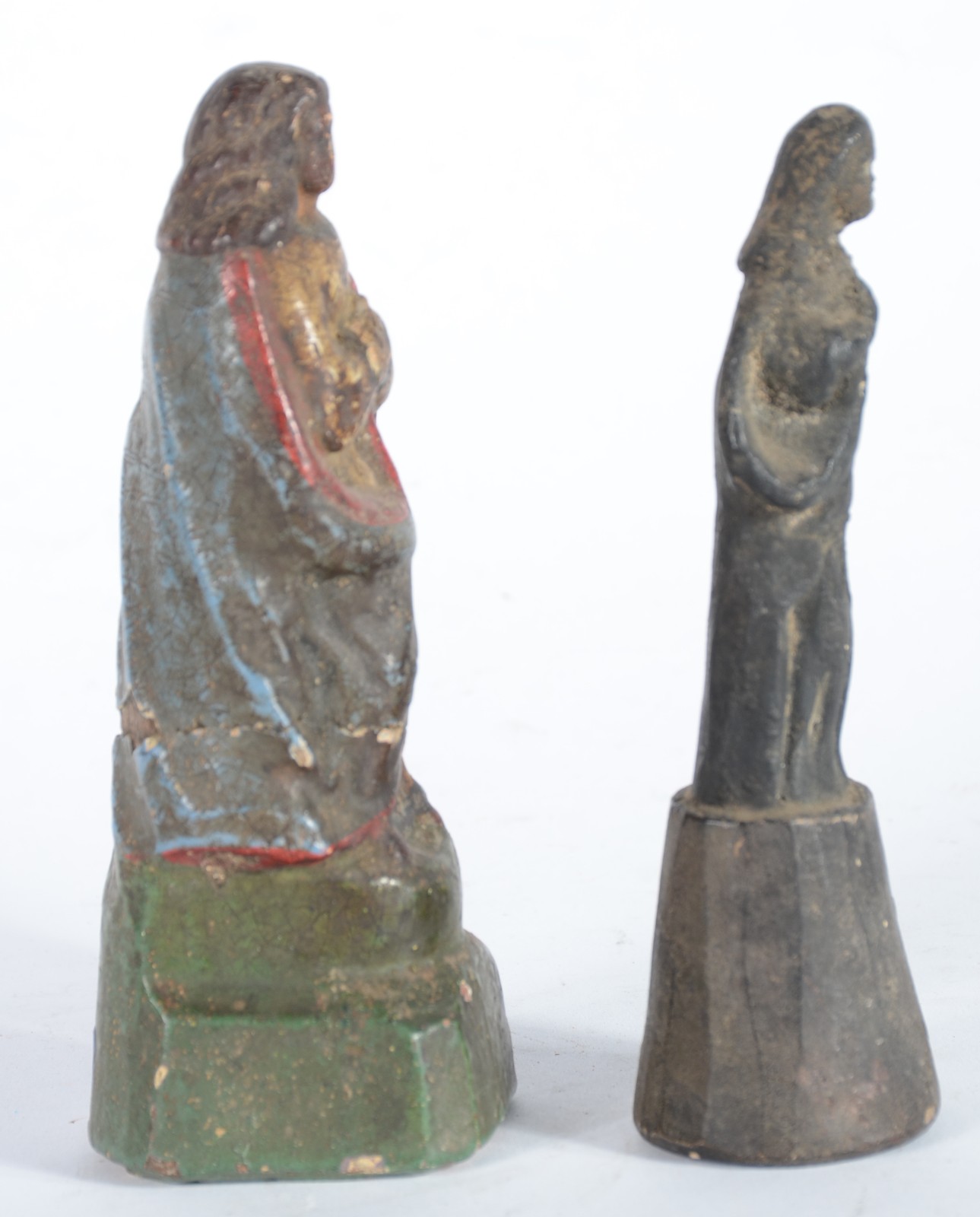 Duas antigas imagens sacras em terracota policromada. Desgastes. - foto 2 de 5