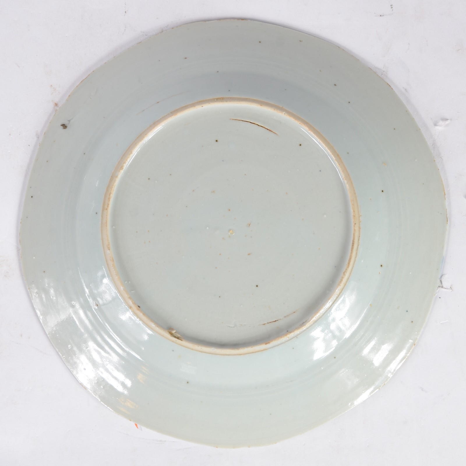 Prato de porcelana de Macau azul e branco, decorado com paisagem e... - foto 3 de 3