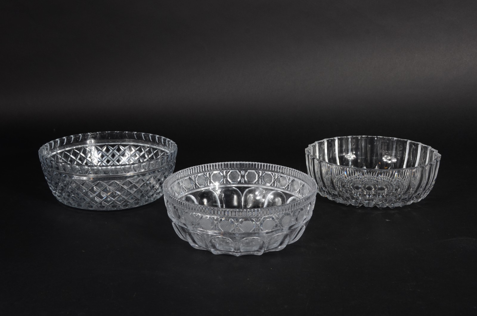 Três bowls de vidro/cristal lapidado. - foto 2 de 6