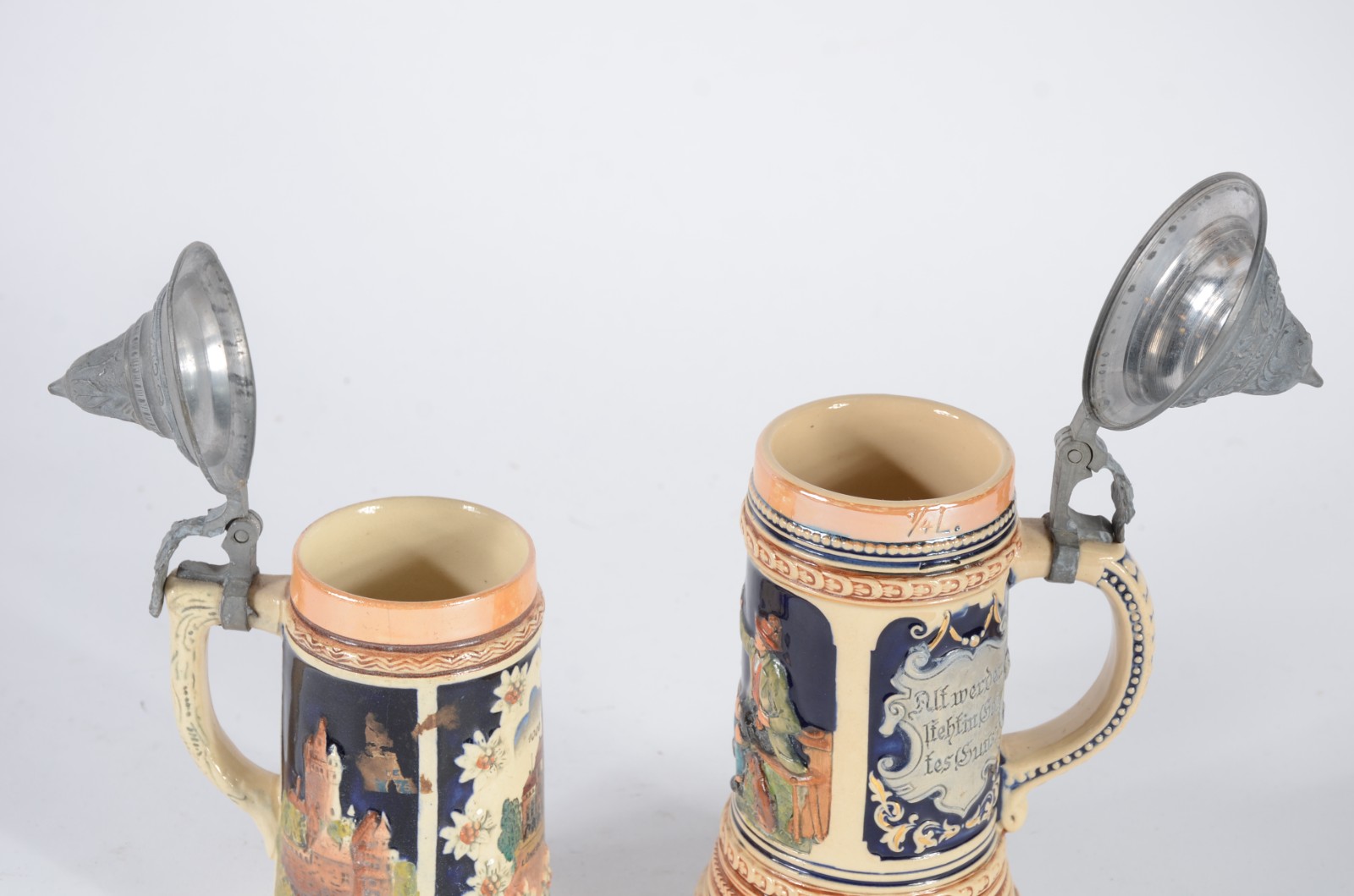 Diversas peças, sendo: dois pratos de porcelana oriental, um decorado... - foto 6 de 11