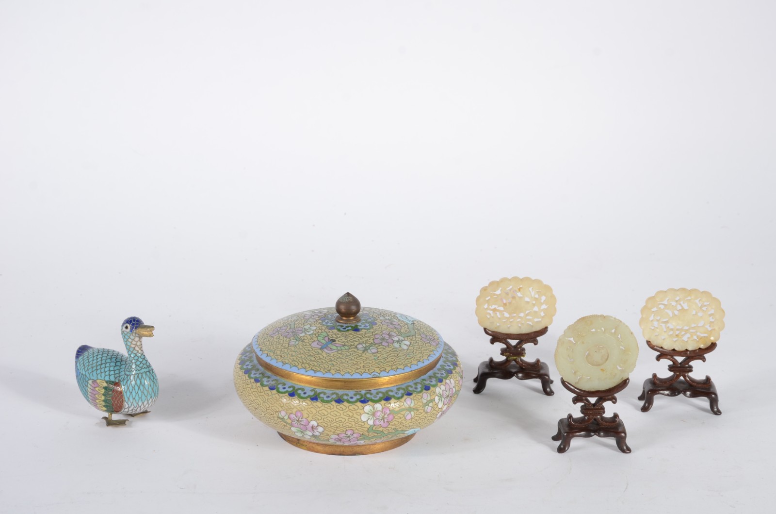 Cinco peças diversas orientais, sendo: bomboniere e pato de cloisoné... - foto 1 de 10