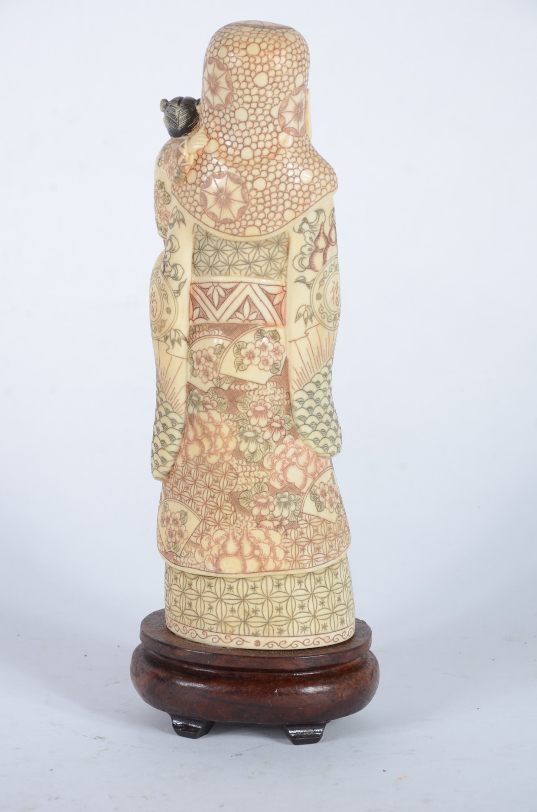 Estatueta de marfim oriental policromado representando figura... - foto 4 de 6