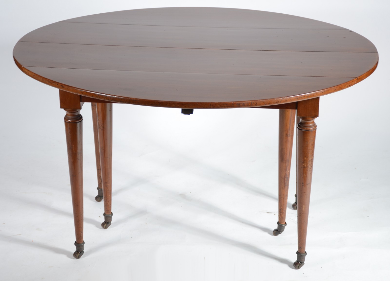 Mesa de jantar de madeira nobre, tampo oval com duas tábuas... - foto 6 de 11