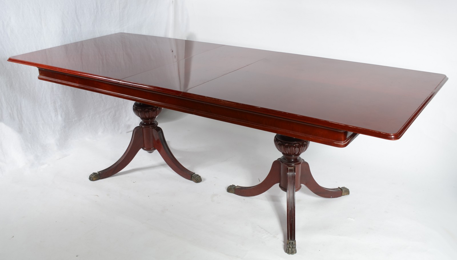 Mesa de jantar de madeira nobre, tampo retangular com uma tábua... - foto 2 de 8