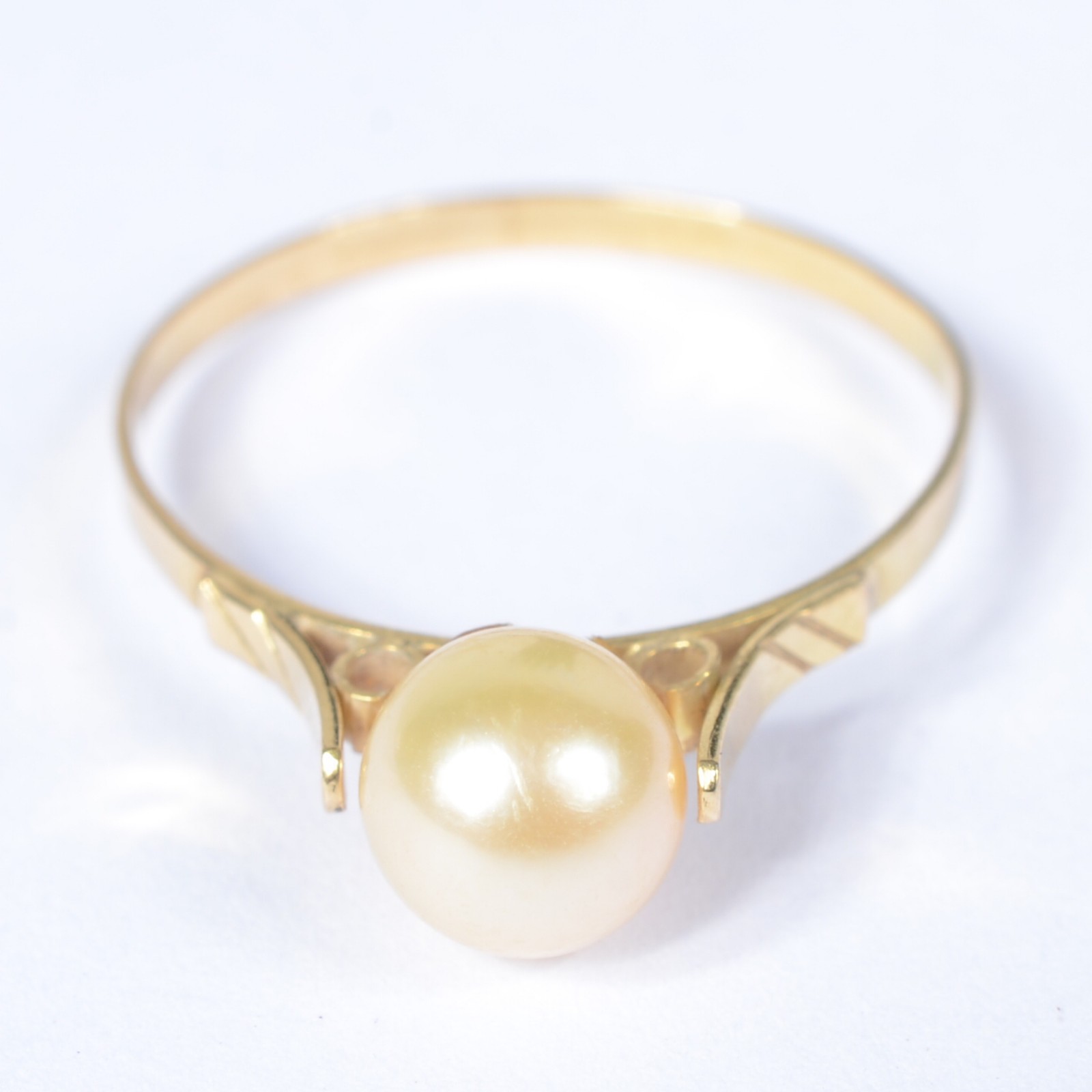 Anel de ouro 18 k., com perola. Aro 17. (Por motivos de segurança a... - foto 2 de 5