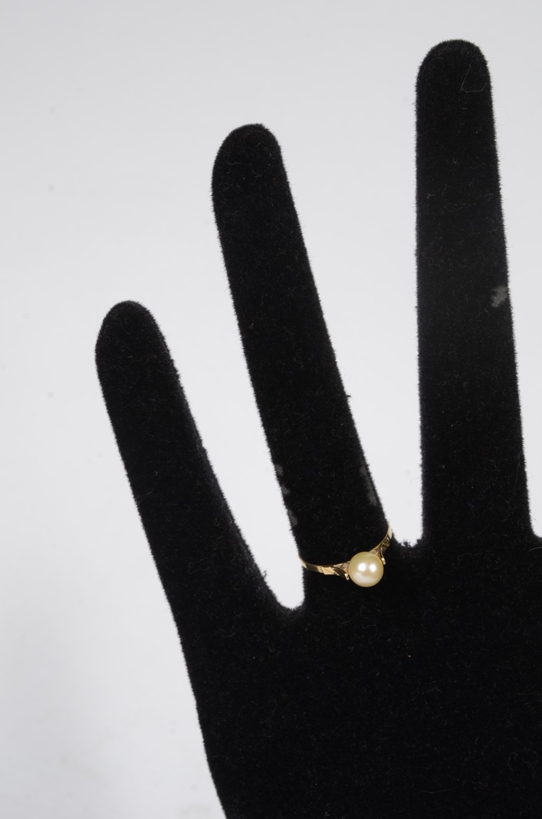 Anel de ouro 18 k., com perola. Aro 17. (Por motivos de segurança a... - foto 5 de 5