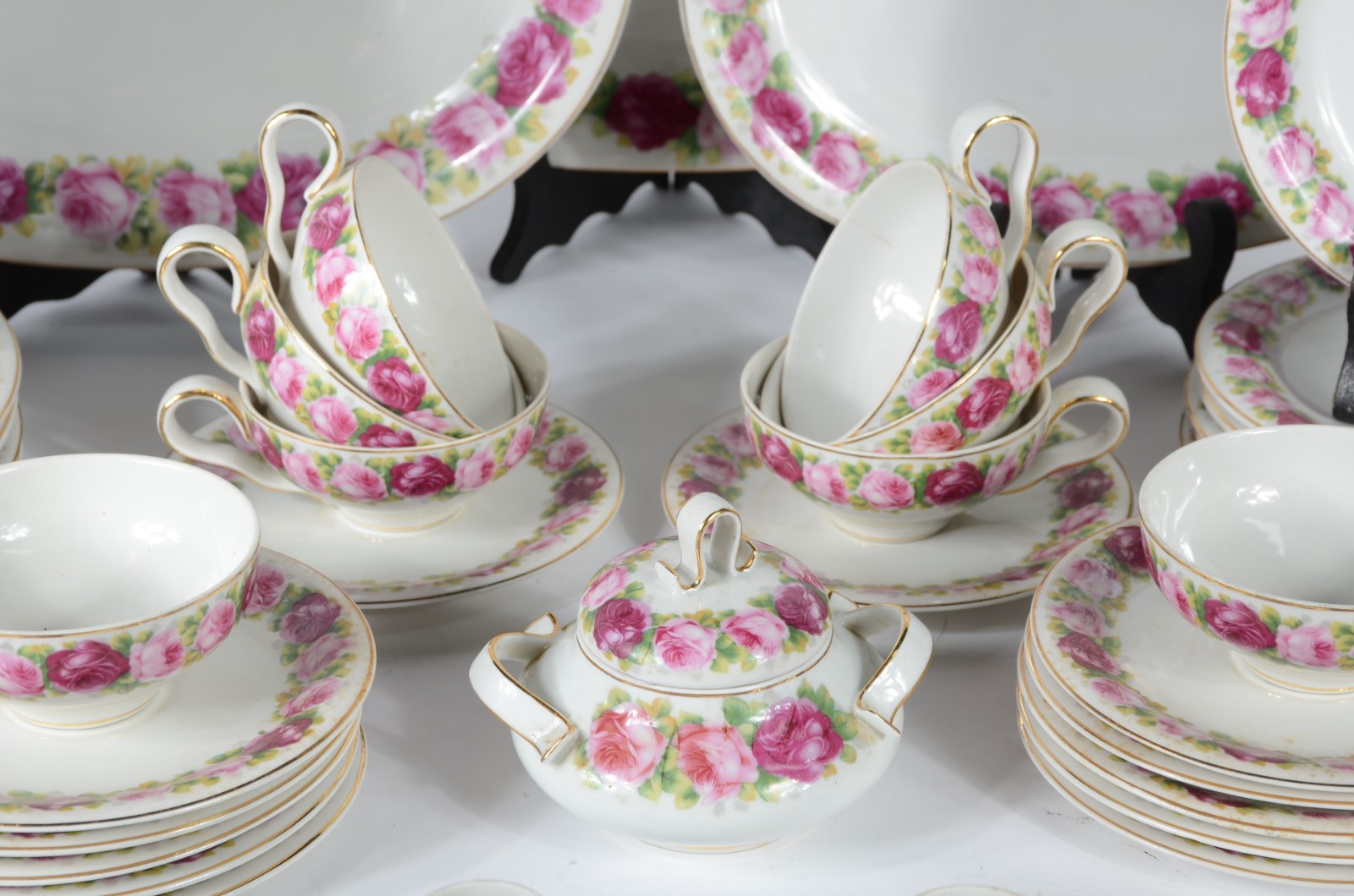 Aparelho de jantar, chá e café de porcelana Saler na cor branca... - foto 3 de 9