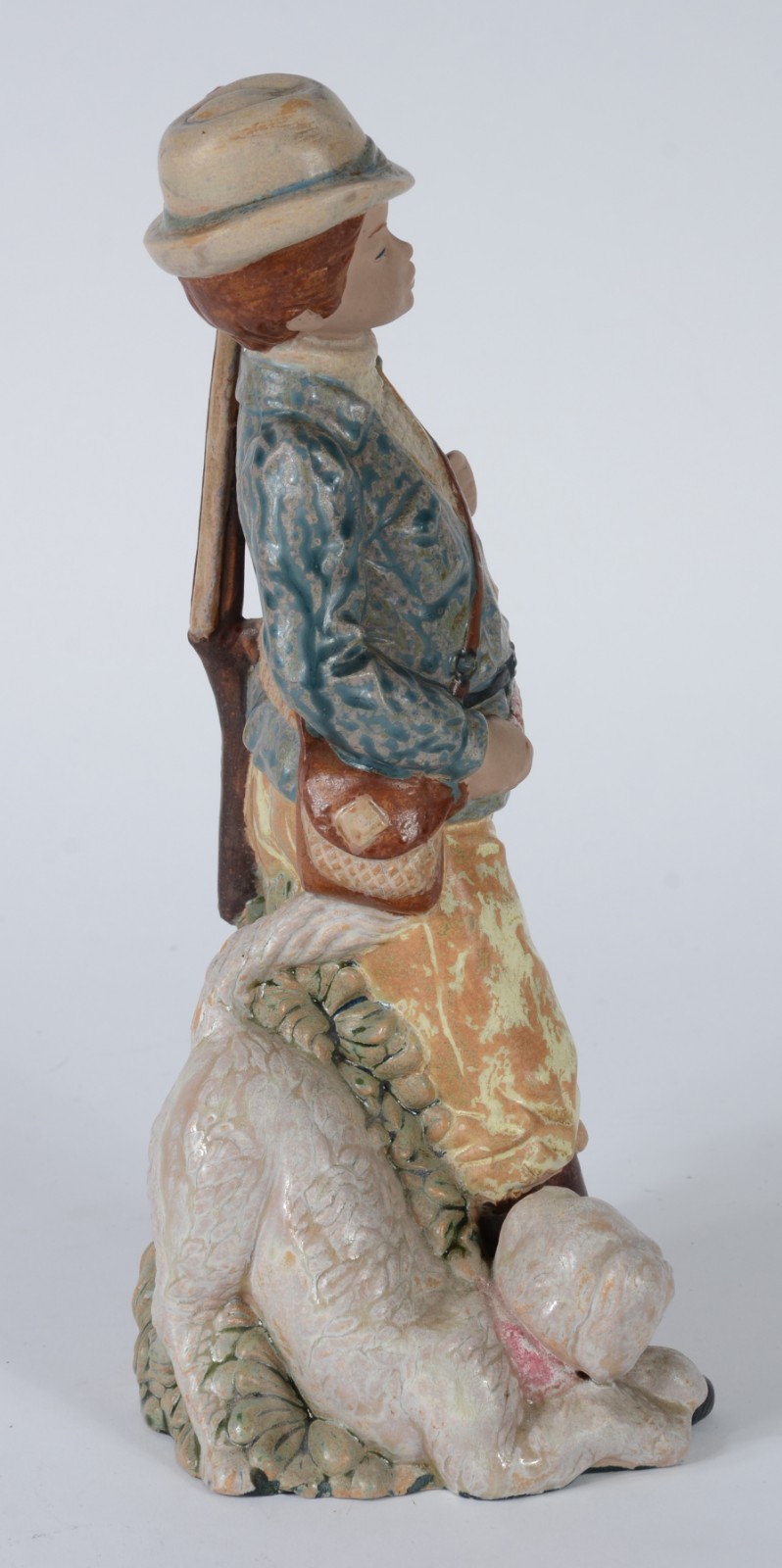 Escultura de porcelana espanhola policromada representando caçador. - foto 3 de 7