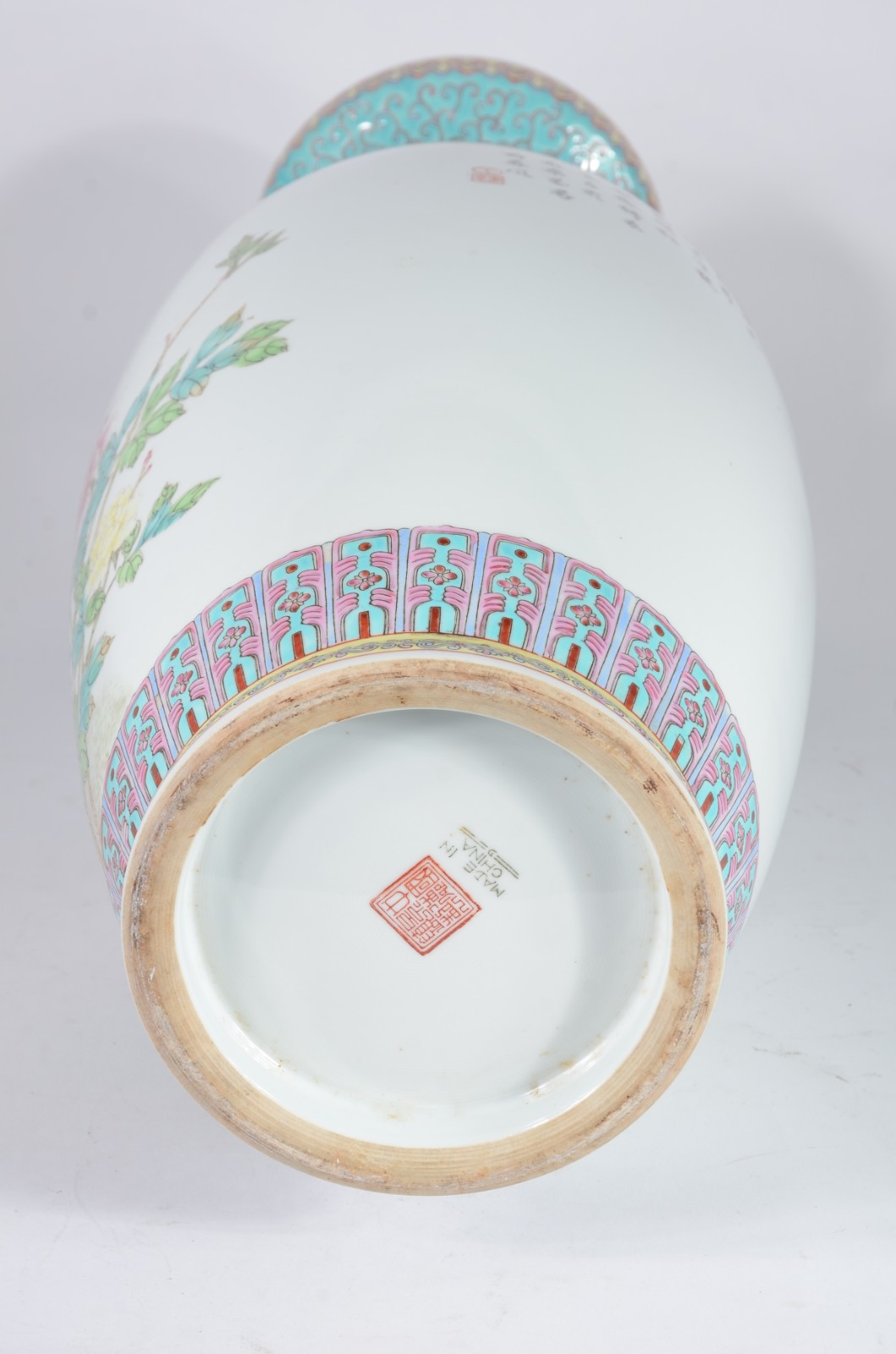 Vaso de porcelana oriental, decorado com pavões e flores em... - foto 7 de 7