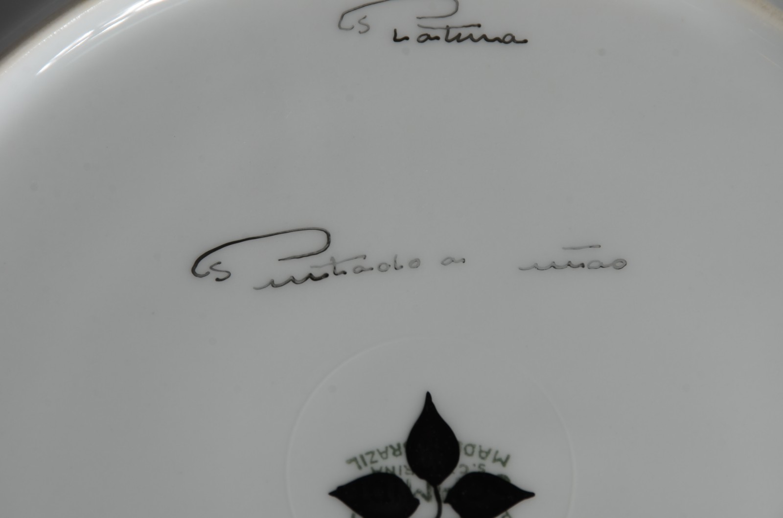 Conjunto com 12 pratos para peixe de porcelana pintada á mão com... - foto 4 de 5