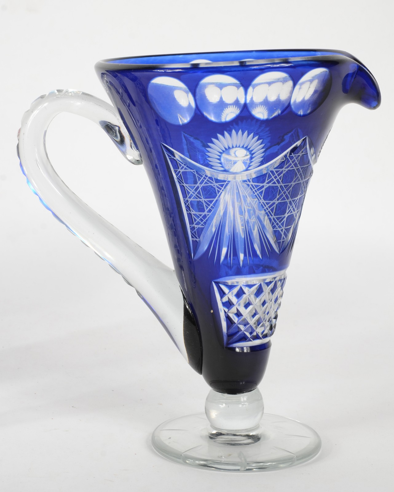 Conjunto de jarra com 6 copos de cristal doublé azul lapidado. Um... - foto 4 de 7