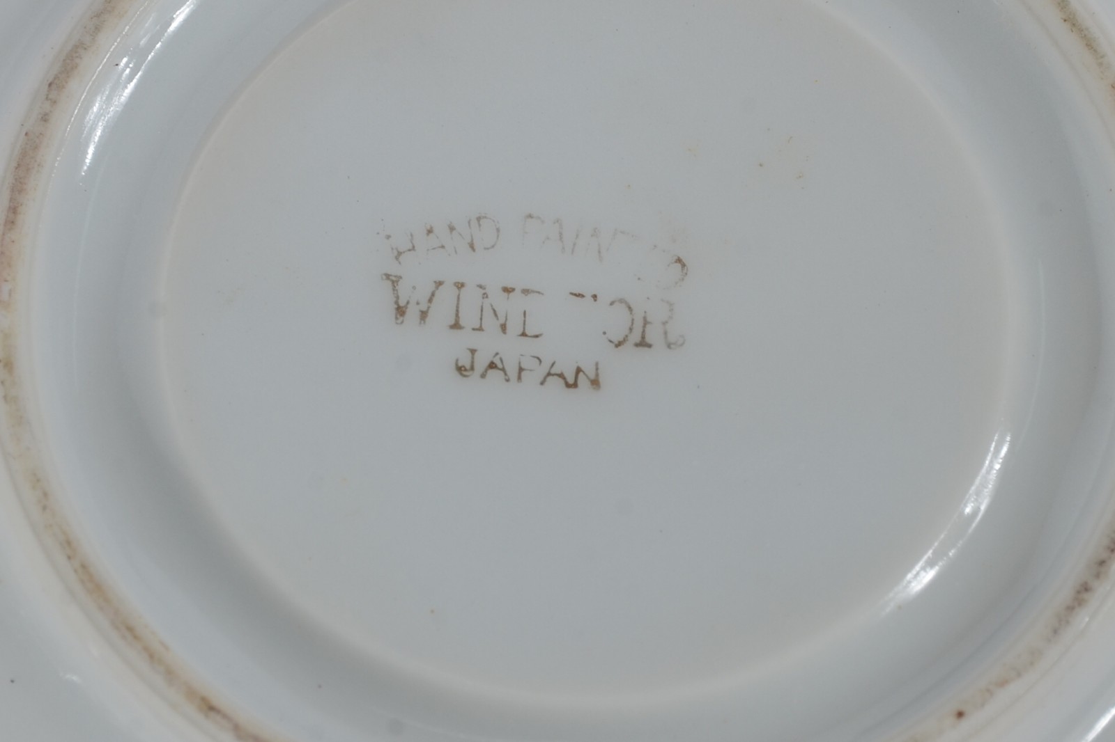 Diversas peças de porcelana, sendo: três xícaras para café com pires... - foto 9 de 11