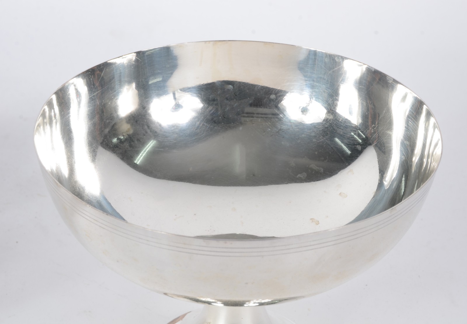 Conjunto com 7 taças para sobremesa de metal prateado. - foto 5 de 6