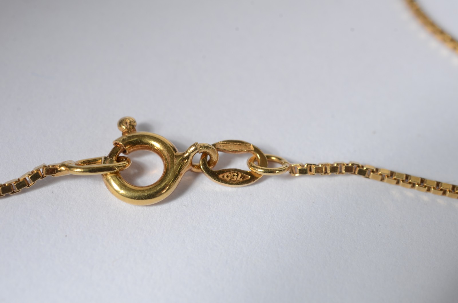 Colar veneziano em ouro 18 k., contraste 750 mls. Aro 17. (Por... - foto 4 de 5