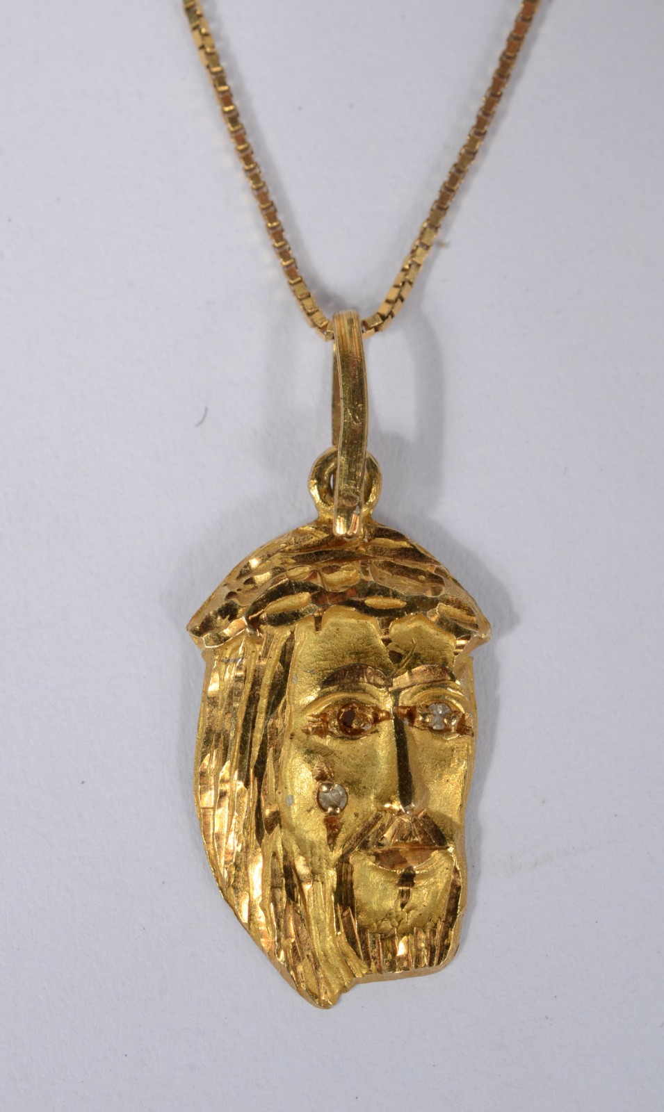 Colar com pendente com rosto de Cristo de ouro 18 k., contraste 750... - foto 3 de 6