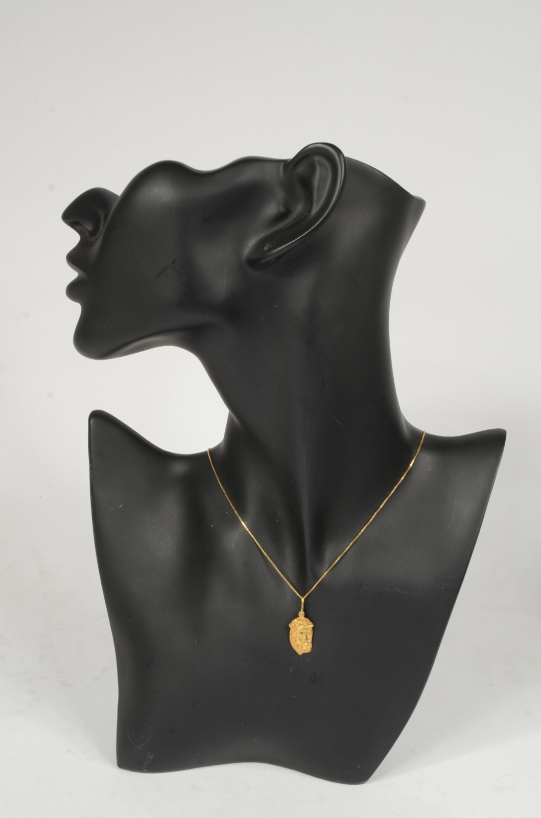 Colar com pendente com rosto de Cristo de ouro 18 k., contraste 750... - foto 6 de 6