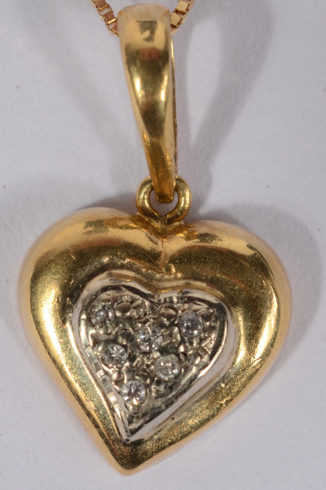 Colar com pendente na forma de coração com brilhantes de ouro 18 k... - foto 3 de 5