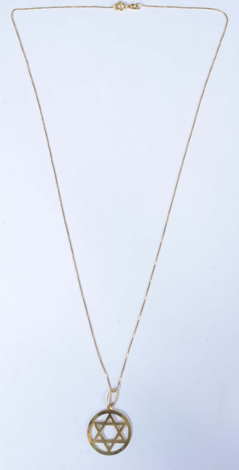 Colar com pendente Estrela de Davi de ouro 18 k., contraste 750 mls... - foto 2 de 5
