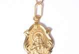 Colar com pendente sacro de ouro 18 k., contras... - Colar com pendente sacro de ouro 18 k., contraste 750 mls. (Por motivos de segurança a peça não se encontra na loja).