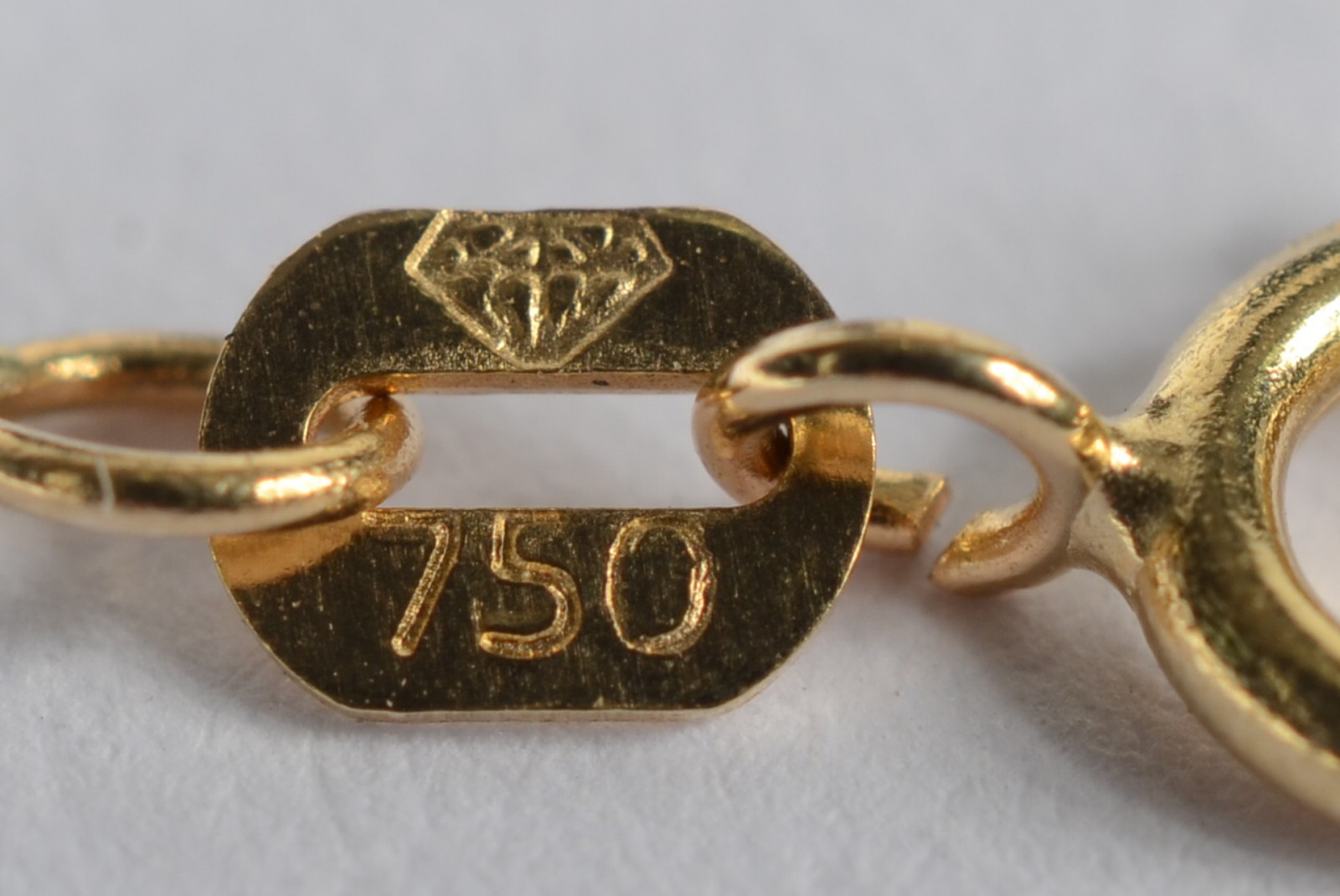Colar com pendente sacro de ouro 18 k., contraste 750 mls. (Por... - foto 4 de 5