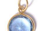 Colar de ouro 18 k., contraste 750 mls com topá... - Colar de ouro 18 k., contraste 750 mls com topázio azul. (Por motivos de segurança a peça não se encontra na loja).