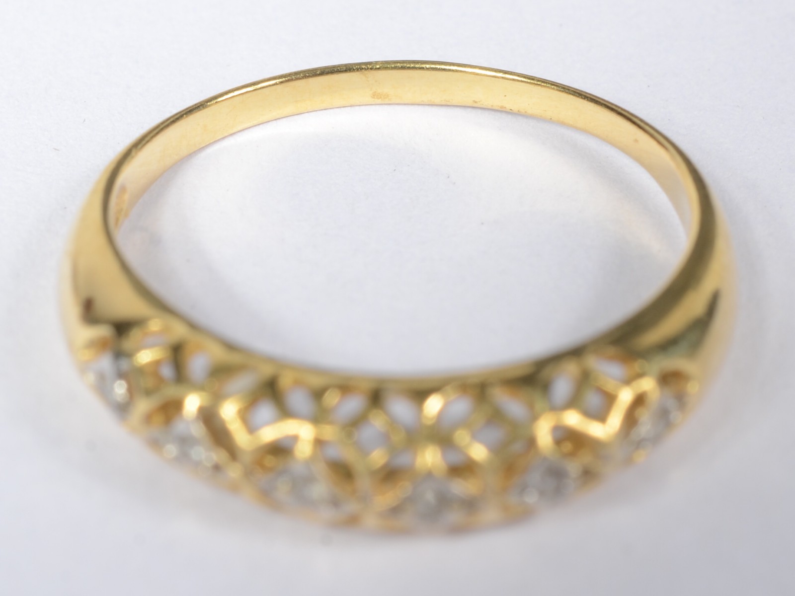 Anel de ouro 18 k., contraste 750 mls com cinco brilhantes. Aro 19... - foto 5 de 7