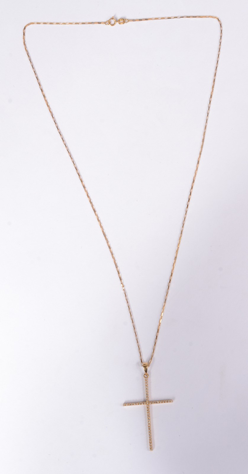 Colar com crucifixo de ouro 18 k., contraste 750 mls. (Por motivos de... - foto 2 de 5