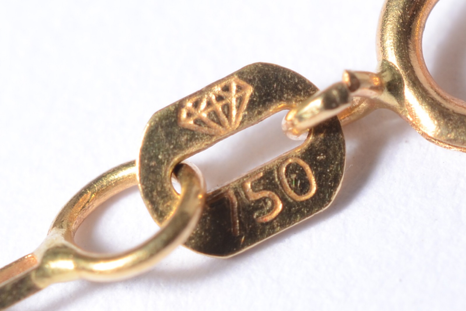 Colar com crucifixo de ouro 18 k., contraste 750 mls. (Por motivos de... - foto 4 de 5