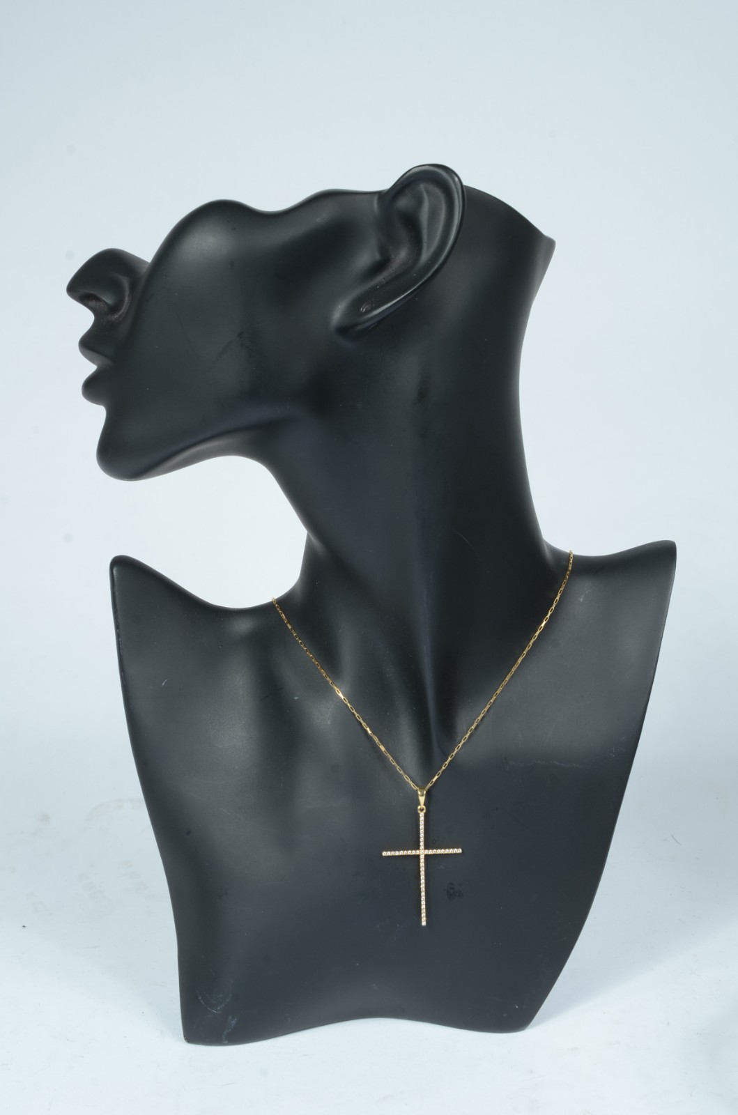 Colar com crucifixo de ouro 18 k., contraste 750 mls. (Por motivos de... - foto 5 de 5