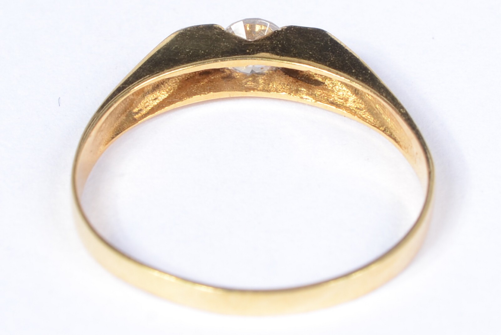 Solitário de ouro 18 k., contraste 750 com um brilhante de 0,15 ct... - foto 4 de 7