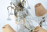 Lustre para 6 luzes de metal dourado com pingen... - Lustre para 6 luzes de metal dourado com pingentes e contas de cristal lapidada.