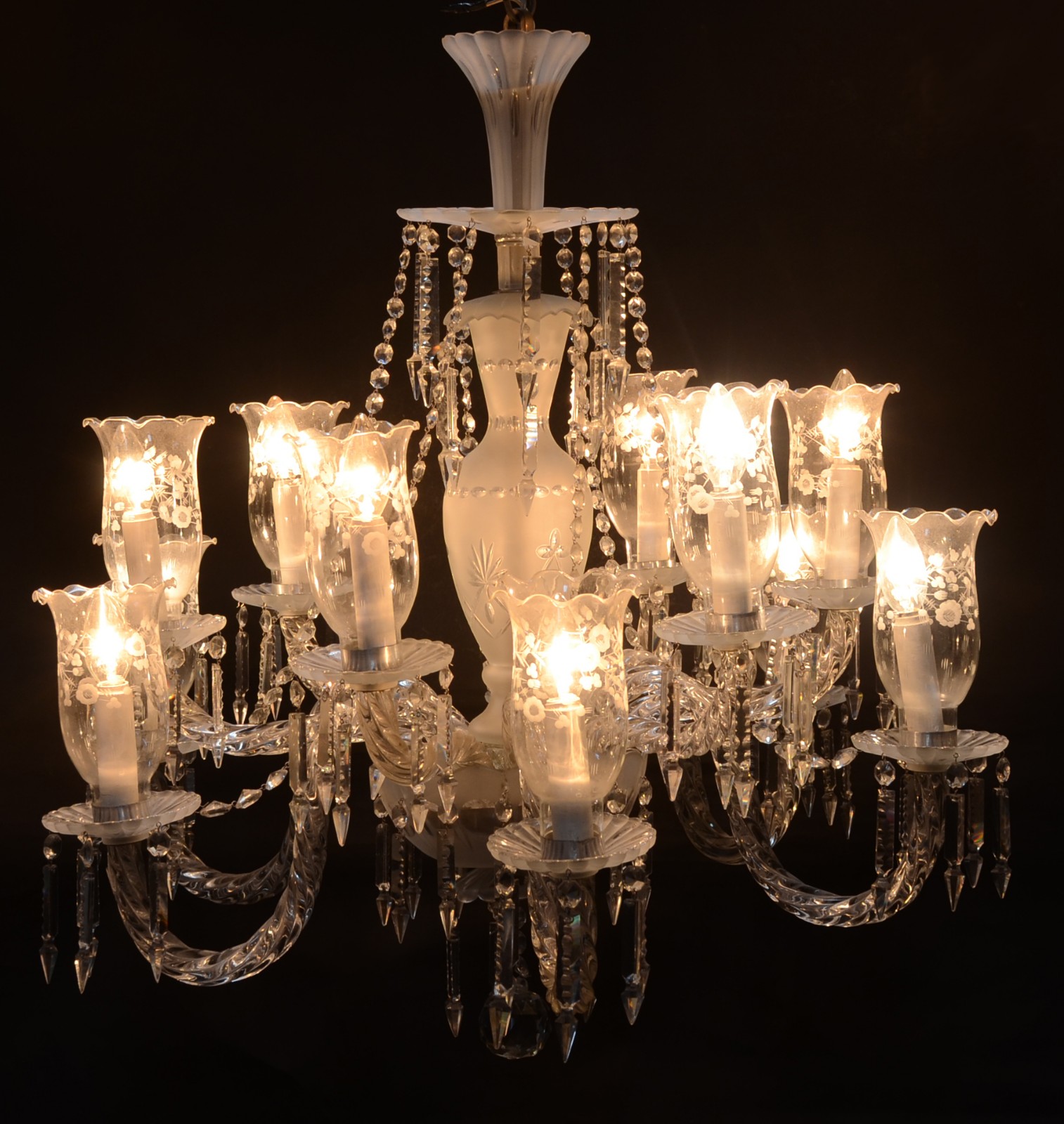 Lustre para 12 luzes de cristal com pingentes e contas de cristal... - foto 2 de 9