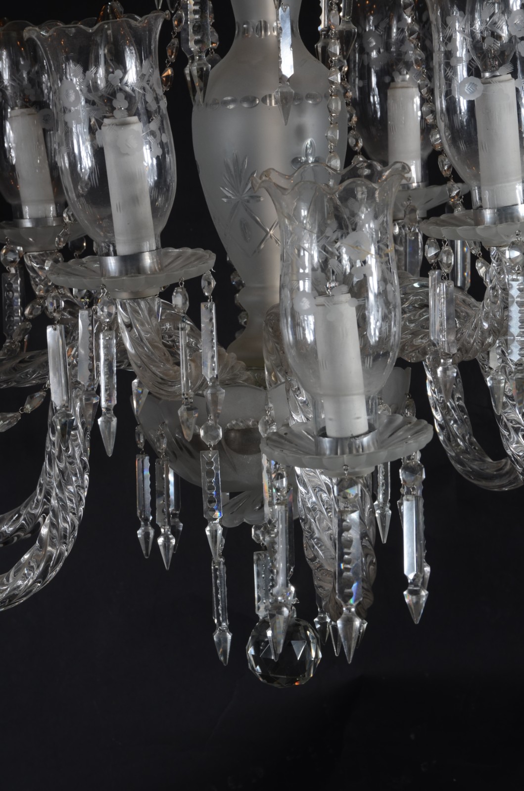 Lustre para 12 luzes de cristal com pingentes e contas de cristal... - foto 5 de 9