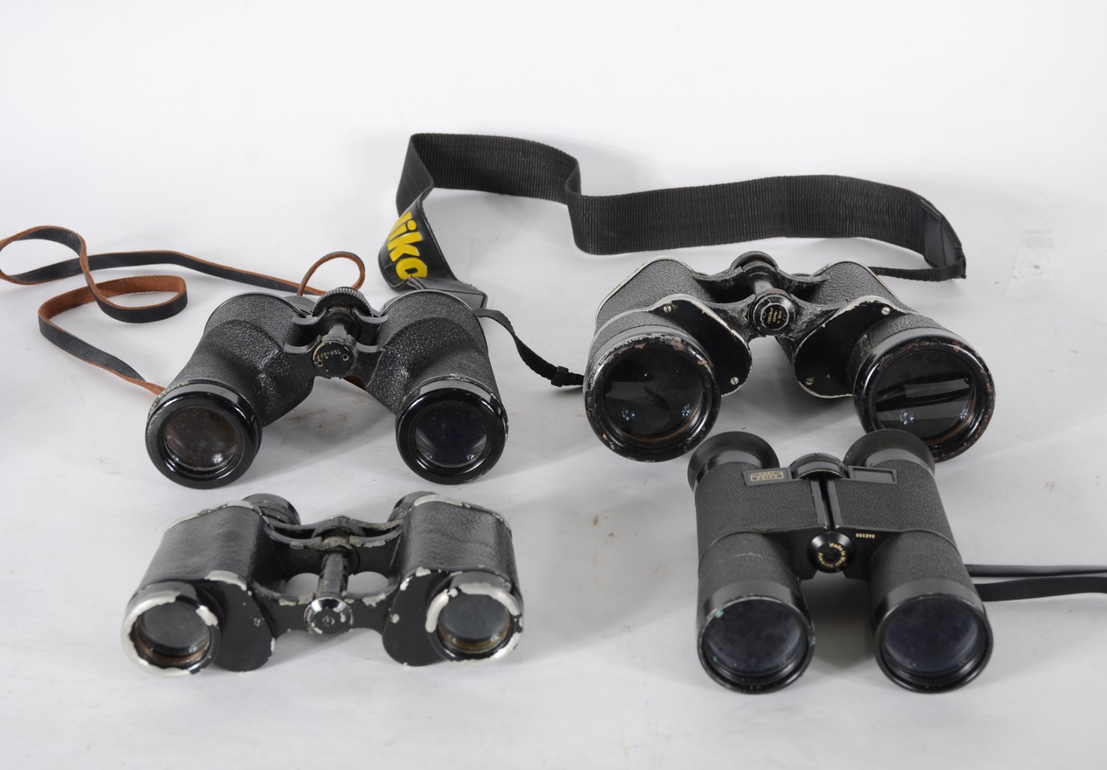 Conjunto com quatro binóculos diversos, sendo: Carl Zeiss; Huet... - foto 1 de 11