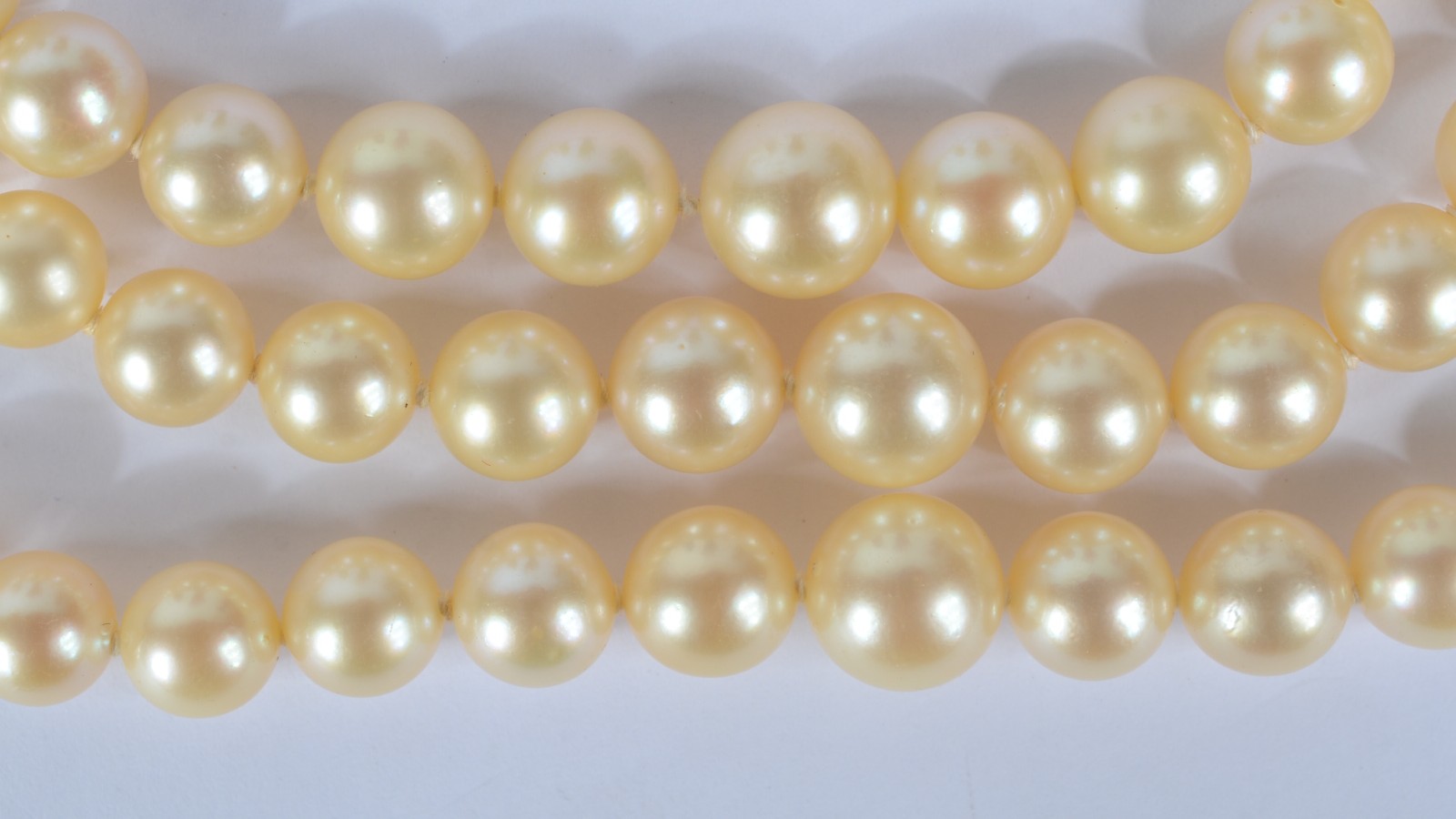 Colar de pérolas com três voltas, reversível para o uso com 1 ou 2... - foto 3 de 6