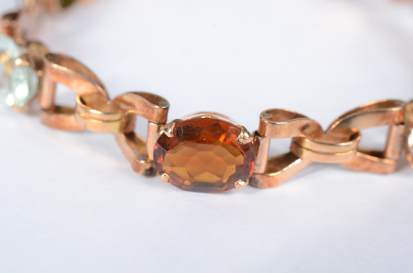 Pulseira de ouro 18 k., com pedras brasileiras coloridas. (Por... - foto 3 de 4
