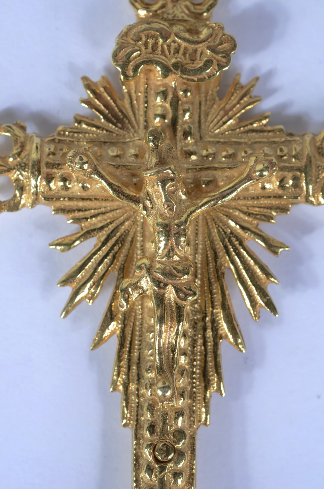 Crucifixo barroco de pendurar em prata com vermeil- Brasil - Bahia... - foto 2 de 5