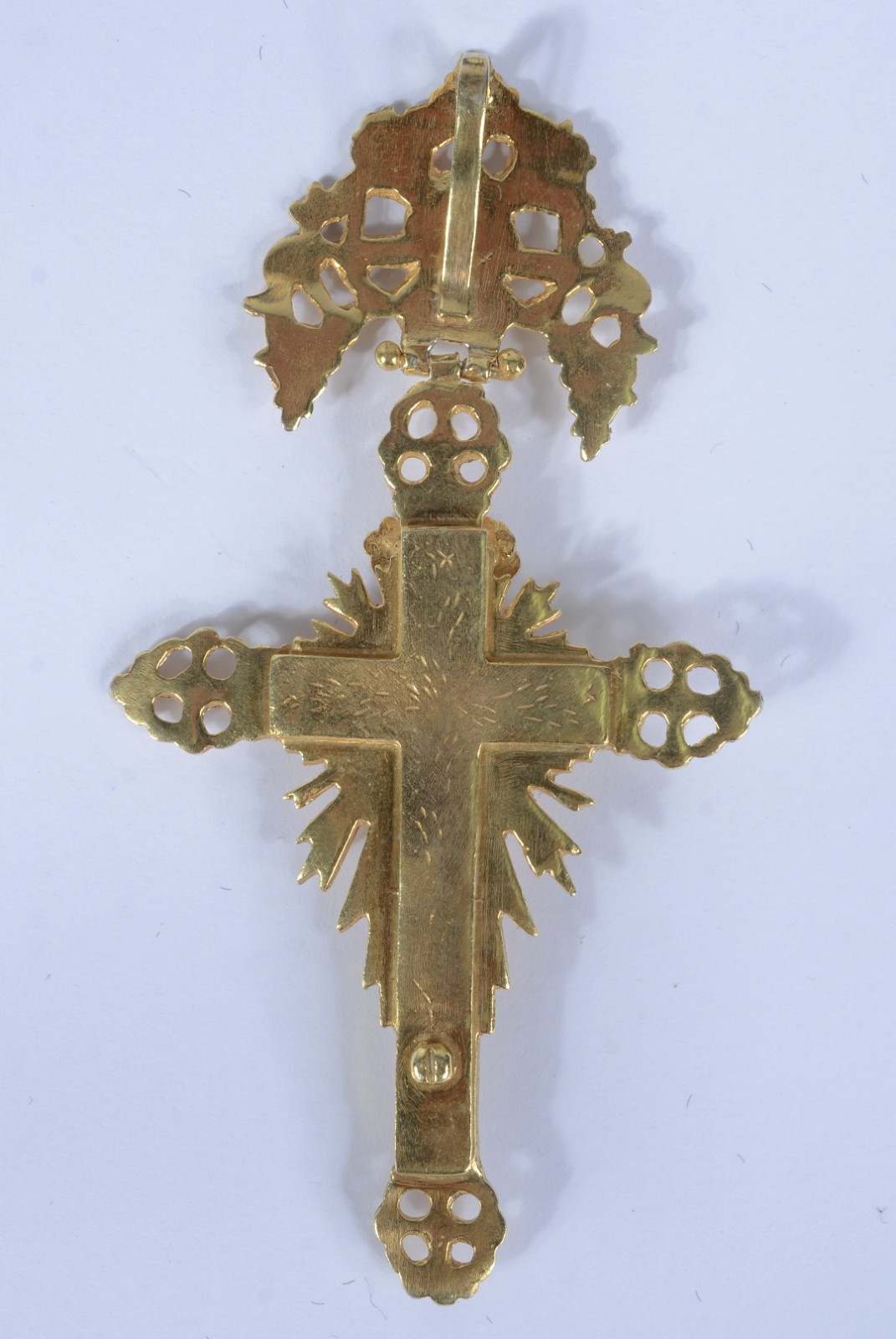 Crucifixo barroco de pendurar em prata com vermeil- Brasil - Bahia... - foto 5 de 5