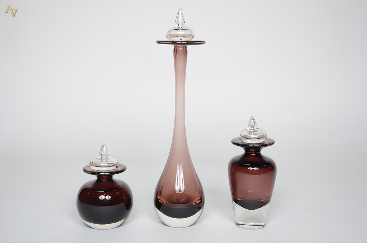 Três perfumeiros de murano. Alturas 14 cm, 19 cm e a 37 cm (um com...