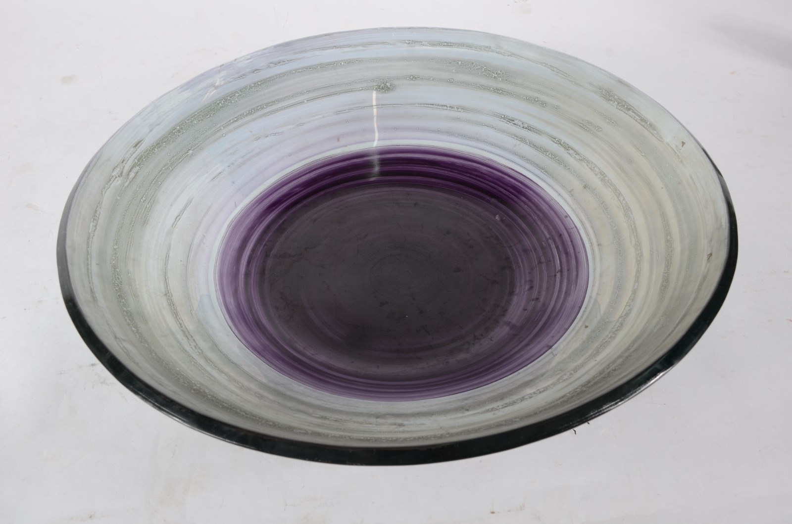 Grande bowl/centro de mesa de vidro decorativo com detalhe na cor... - foto 2 de 3
