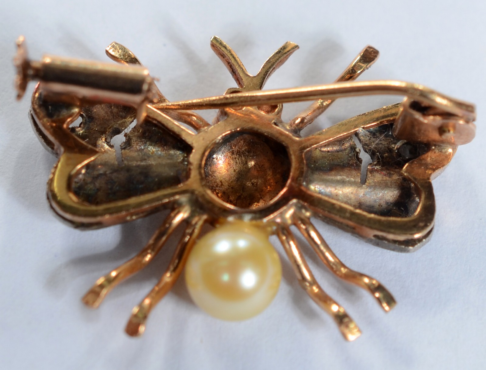 Broche de ouro 16 k., na forma de "abelha" com pedras vermelhas... - foto 2 de 3