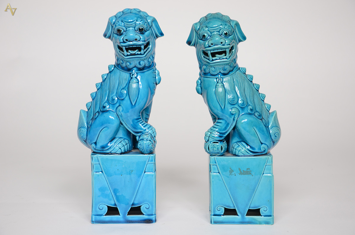 Par de cães de fó de porcelana oriental azul turquesa. Altura 30 cm... - foto 1 de 2
