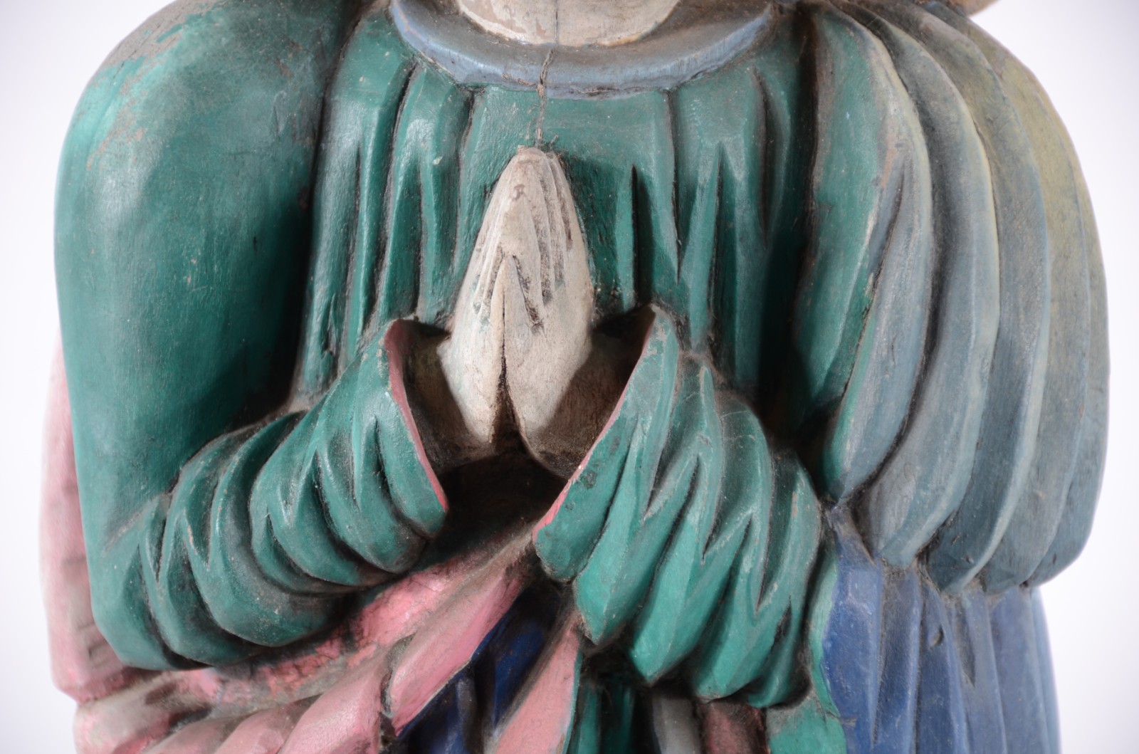 Escultura de madeira entalhada representando Nossa Senhora. Pedro... - foto 4 de 8