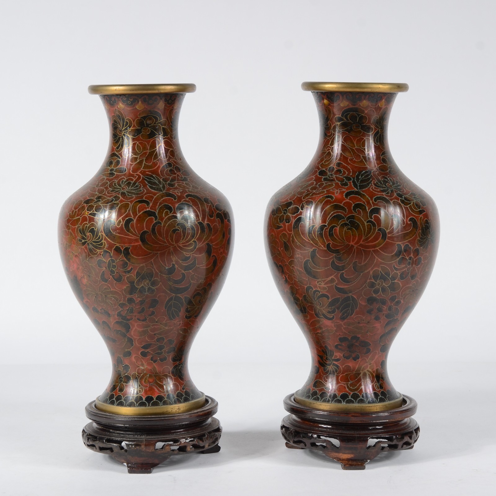 Par de vasos de cloisonné oriental, decoração floral em tons de... - foto 1 de 6