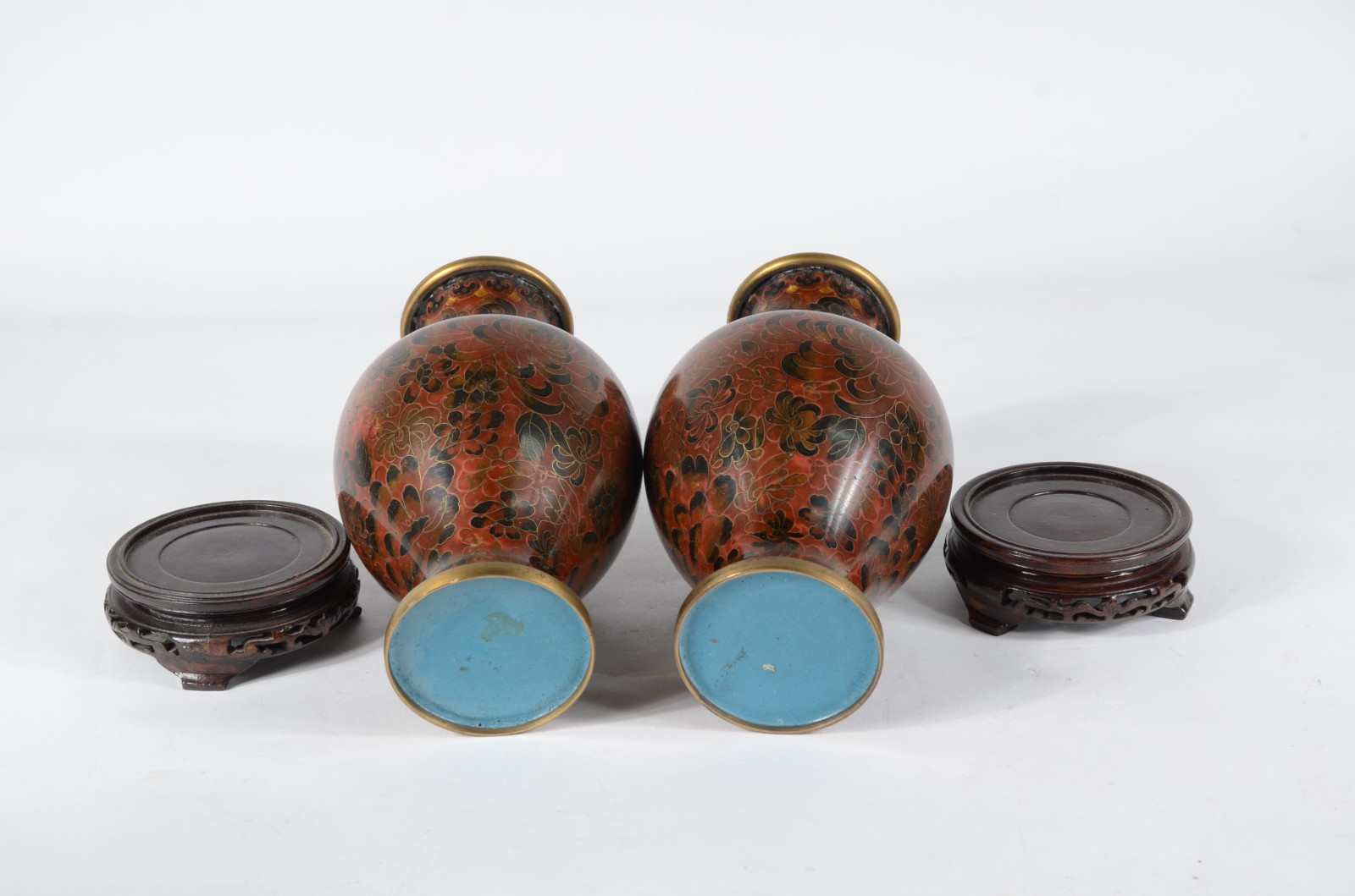 Par de vasos de cloisonné oriental, decoração floral em tons de... - foto 5 de 6