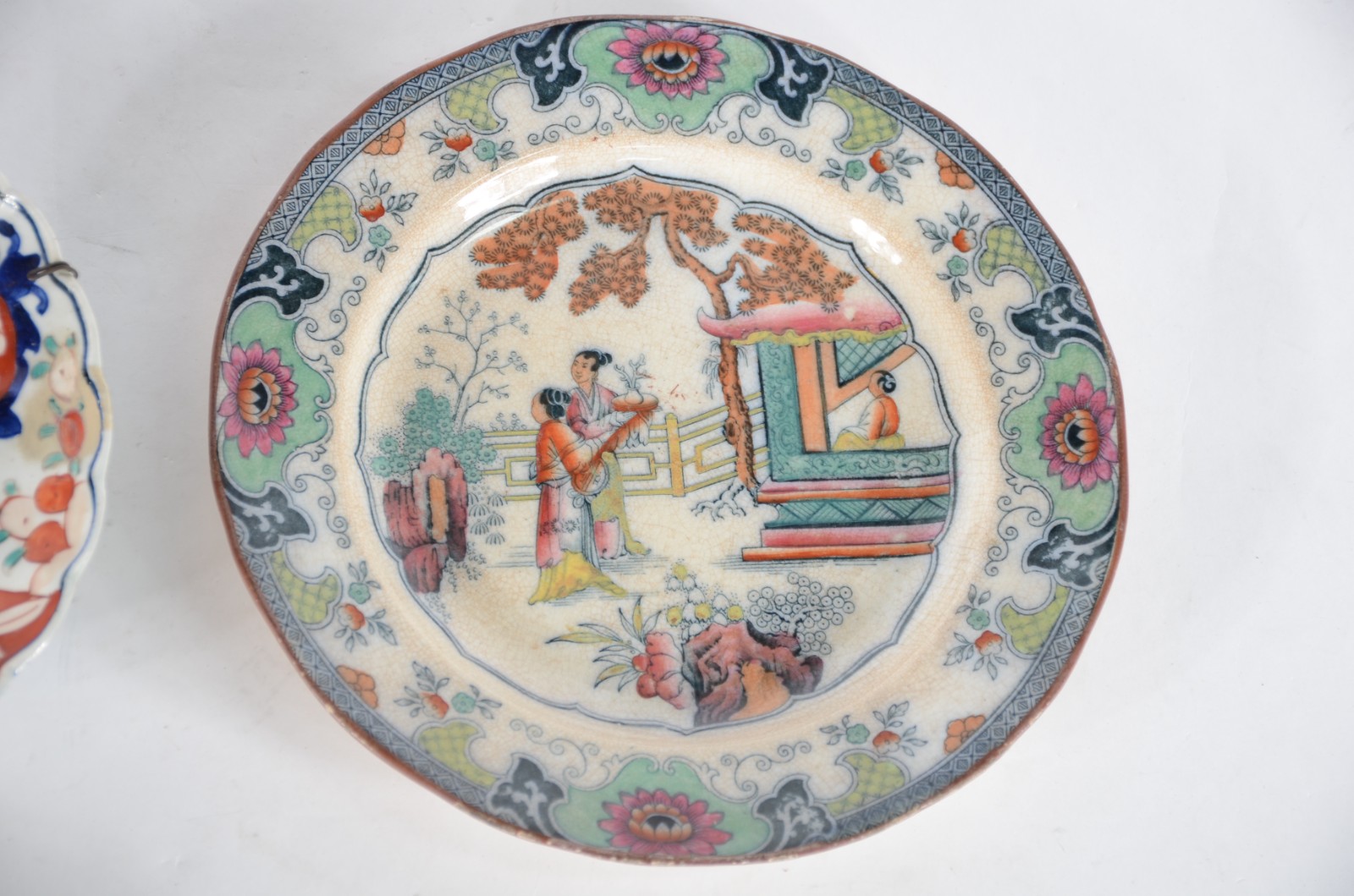 Conjunto com 5 pratos diversos oriental, sendo 4 de faiança decorados... - foto 6 de 11