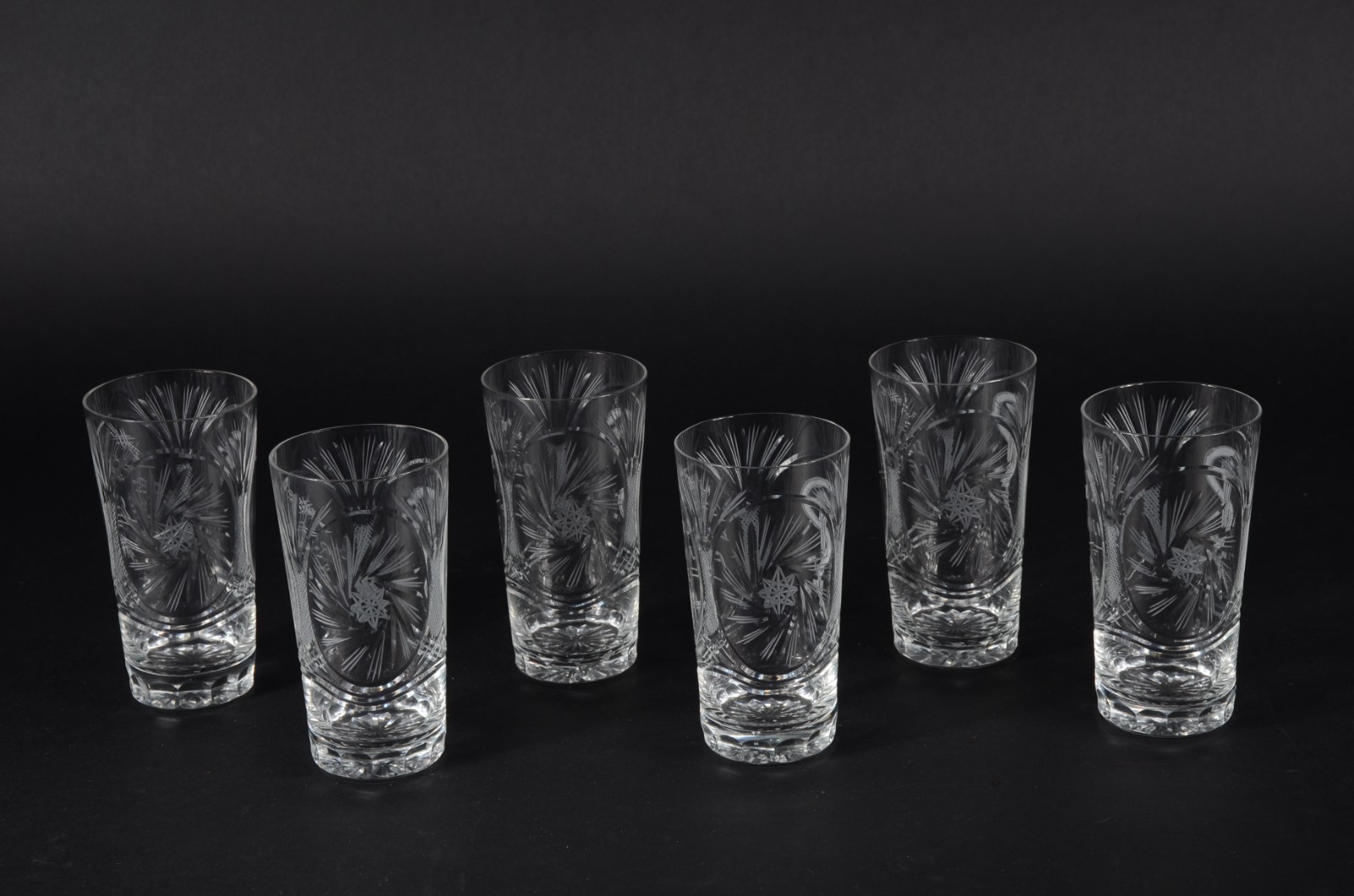Conjunto com 6 copos longos de cristal lapidado com nome gravado. - foto 1 de 2