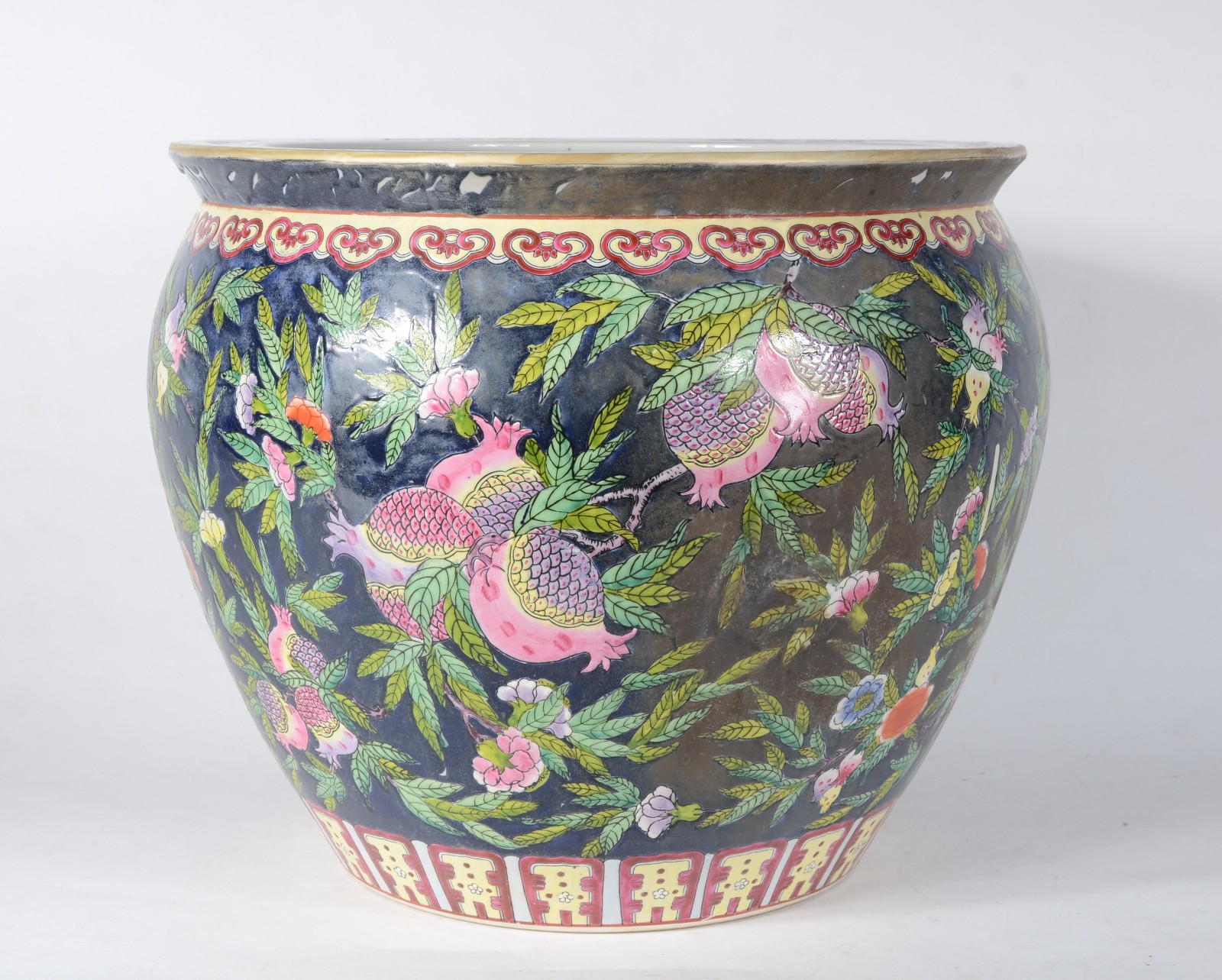 Aquário/cachepot de porcelana chinesa decorado com flores em... - foto 1 de 7
