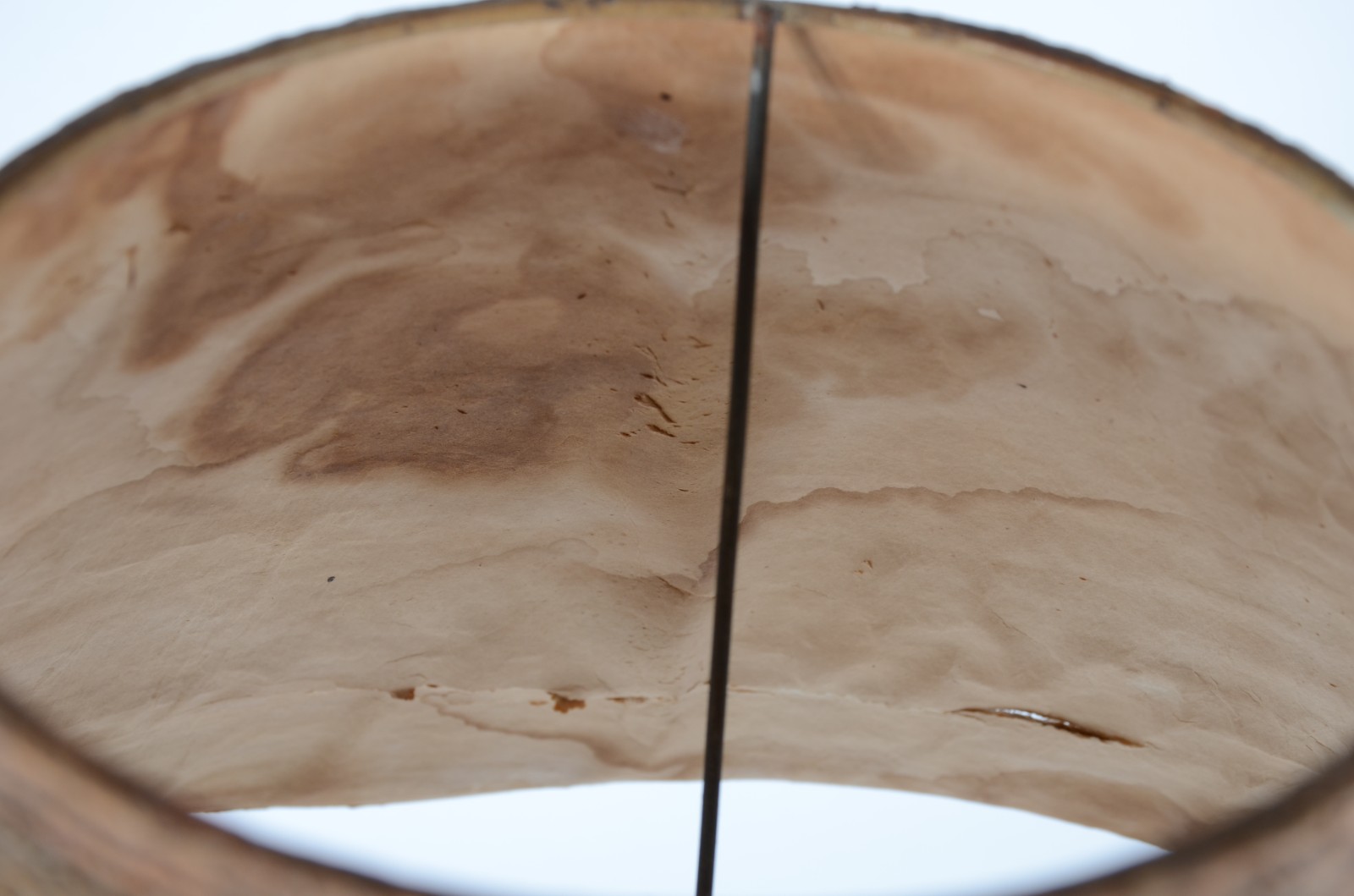 Duas peças, sendo: abatjour com base na forma de moedor de café... - foto 9 de 9