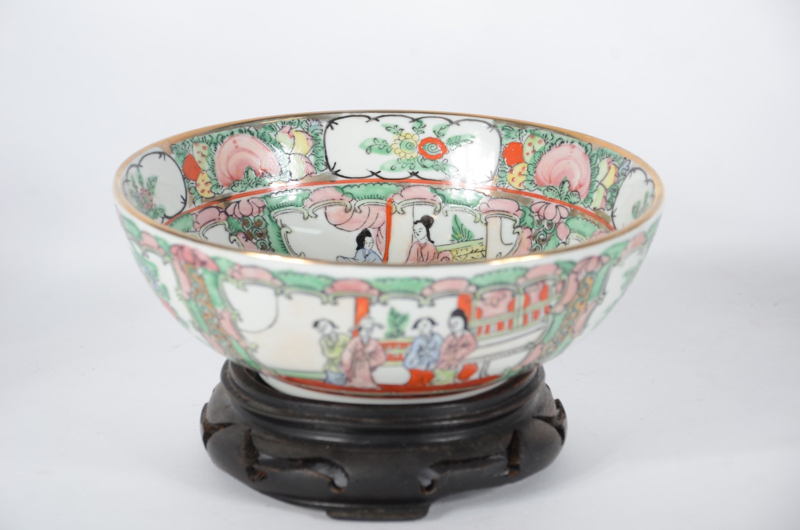 Sete peças diversas de porcelana oriental com decoração em tons de... - foto 4 de 10